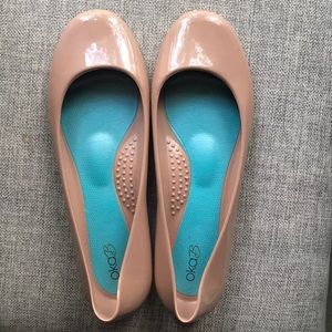 Oka B Nude Ballet Flats Size 8